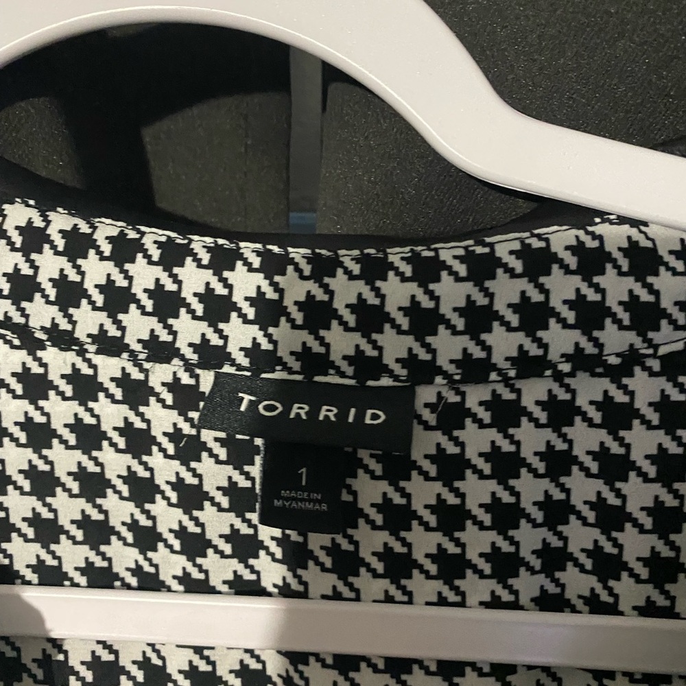 Torrid top - Picture 2 of 3